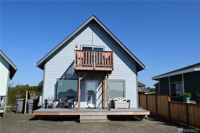 324 Marina View Pl, Ocean Shores, WA 98569