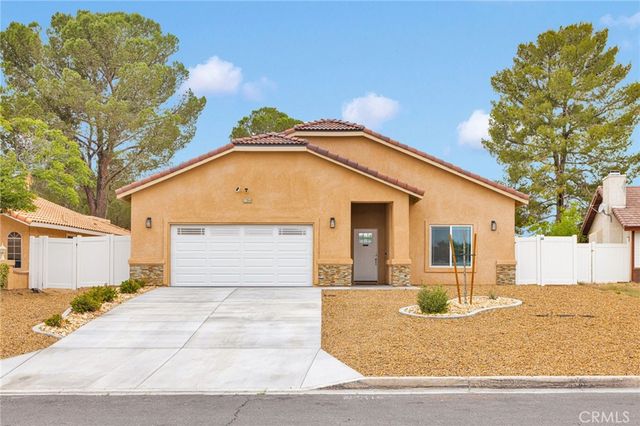 27354 Strawberry Ln, Helendale, CA 92342