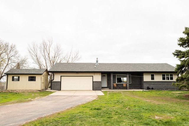 3240 N  Gale Rd, Mitchell, SD 57301