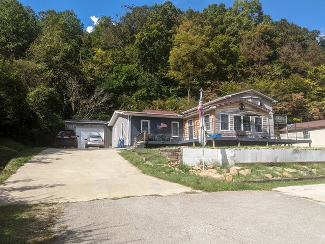 72 R.j. Wagers Rd, Manchester, KY 40962