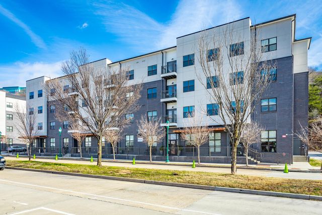 804 Riverfront Pkwy #204, Chattanooga, TN 37402