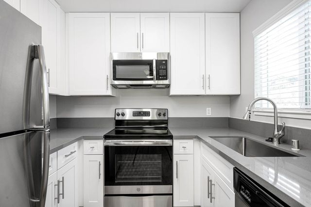 949 East St #306, Lafayette, CA 94549