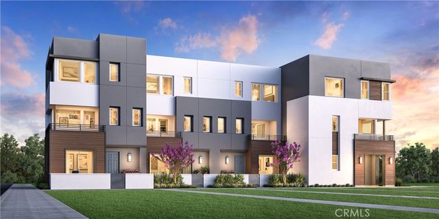 667 S  Lyon St, Santa Ana, CA 92705