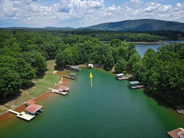45 Lee Dr, Huddleston, VA 24104