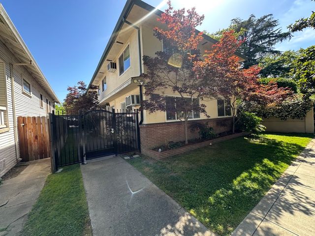 2308 T St #8, Sacramento, CA 95816