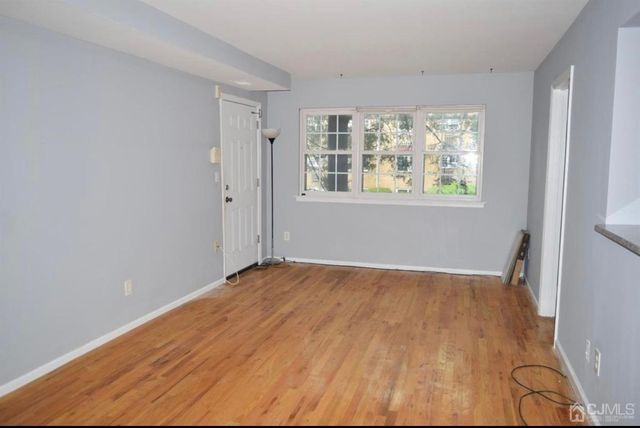 2 College Dr, Edison, NJ 08817