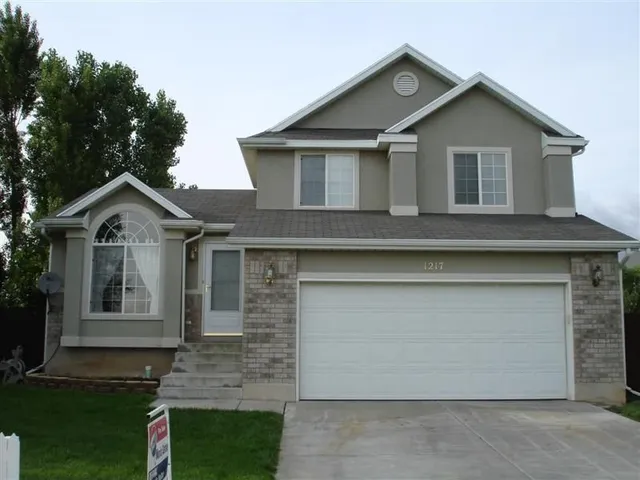 1217 E  3025 N, Layton, UT 84040