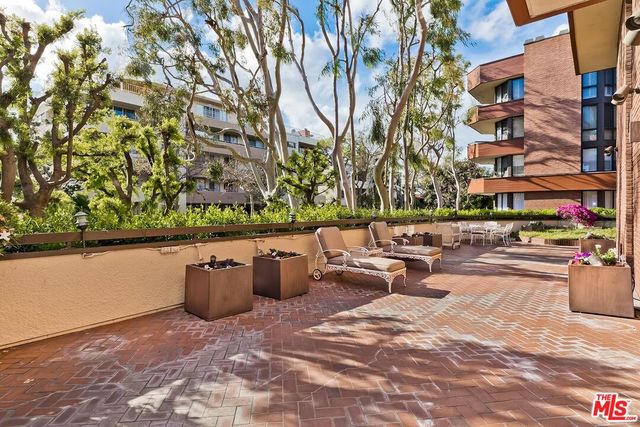 300 N  Swall Dr #158, Beverly Hills, CA 90211