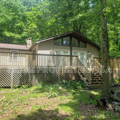 176 Rock Pool Rd, Acme, PA 15610