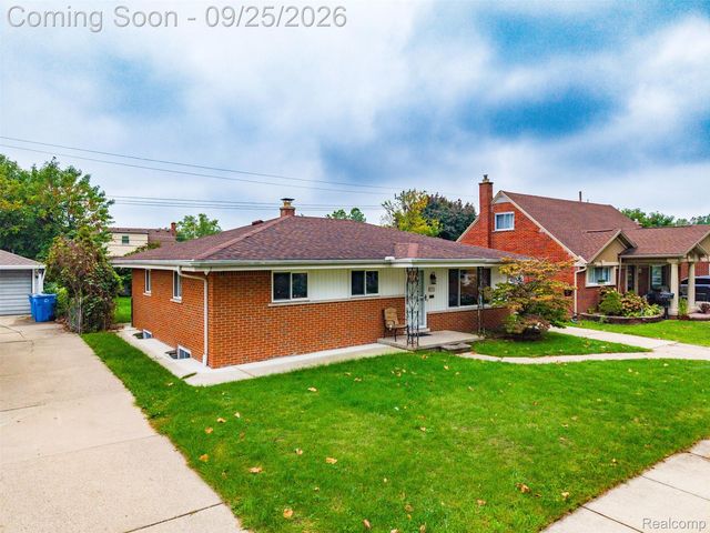20811 Crestmont Ln, Dearborn Heights, MI 48127