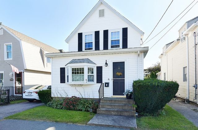61 Crosby St, Quincy, MA 02169