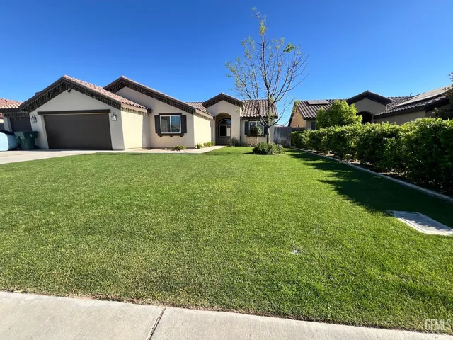 9103 Midnight Creek Way, Bakersfield, CA 93311