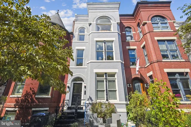 1214 E  Capitol St NE, Washington, DC 20002