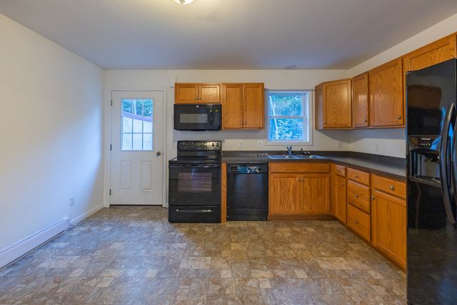 95 Portland Way #2, Auburn, ME 04210