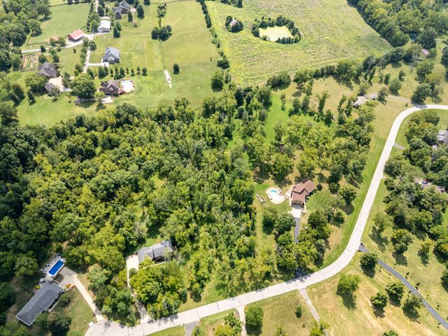 645 Aylor Ln, Walton, KY 41094