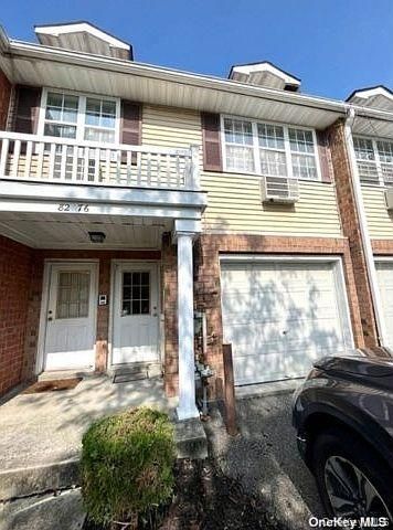 82 Country Pointe Cir #76, Queens Village, NY 11427