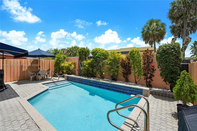 4001 W  10th Ct, Hialeah, FL 33012