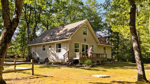 10396 Oakdale Dr, Grayling, MI 49738