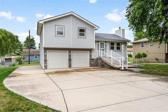 21810 W  179th St, Olathe, KS 66062