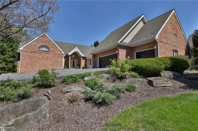2640 Houghton Lean, Macungie, PA 18062