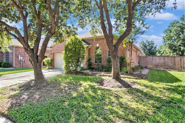 2302 Messina Dr, Pearland, TX 77581