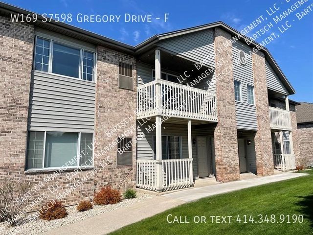 W169S7598 Gregory Dr #F, Muskego, WI 53150