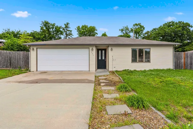 202 William Dr, Ogden, KS 66517