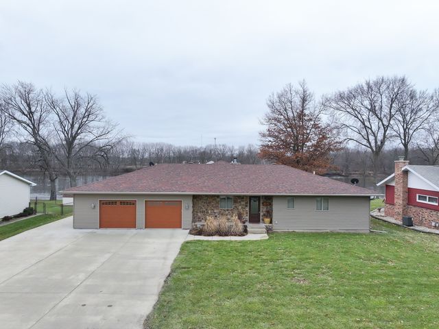 12822 Lawrence Rd, Sterling, IL 61081