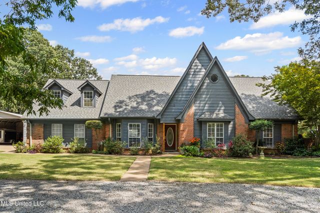1389 Yellowdog Rd, Senatobia, MS 38668