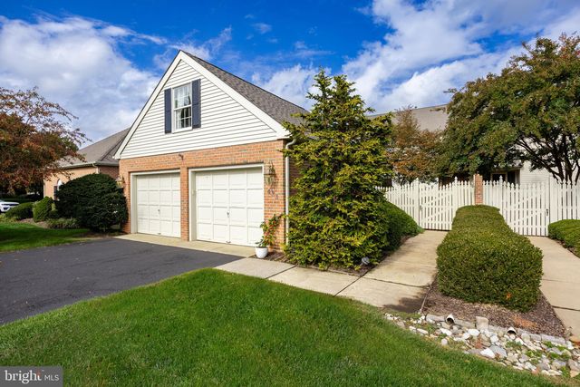 433 Windrow Clusters Dr, Moorestown, NJ 08057