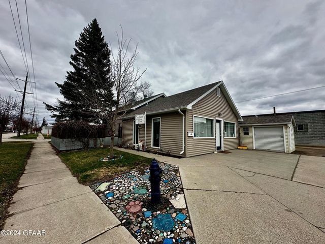 1323 9th Ave  S, Grand Forks, ND 58201