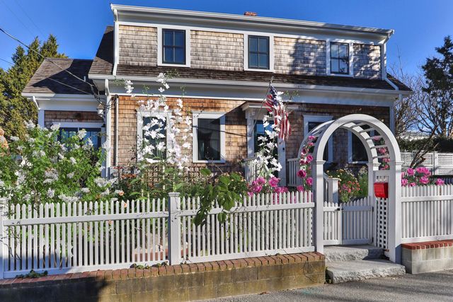 7 Conway Street, Provincetown, MA 02657