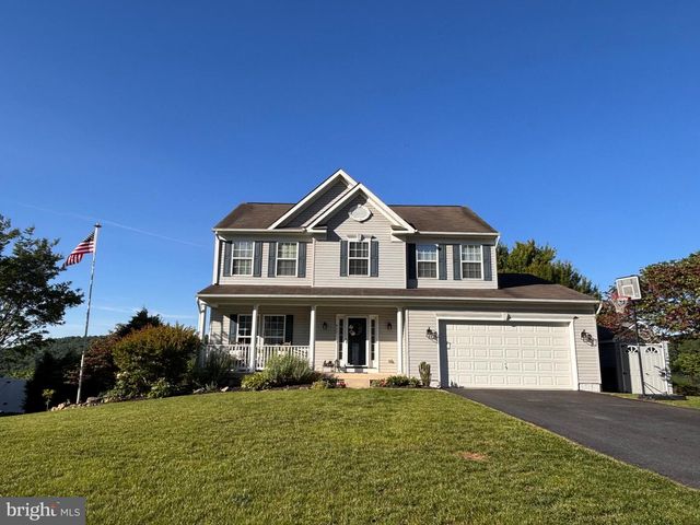 517 Sandpiper Ln, New Cumberland, PA 17070