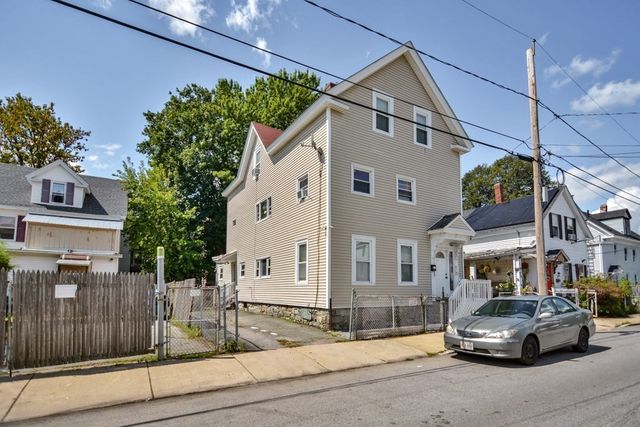 174 Willow St, Lawrence, MA 01841