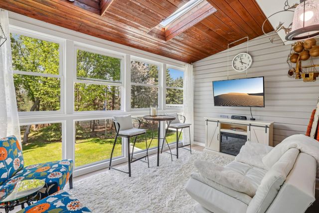 15016 Windemere Ln, Burnsville, MN 55306