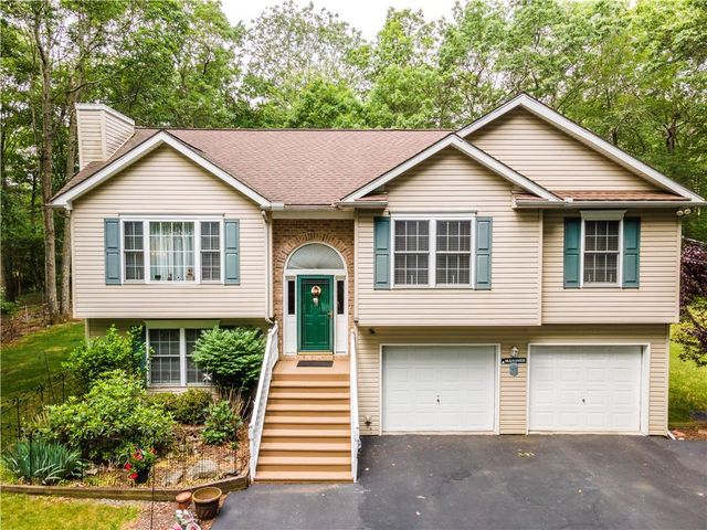 2365 Beartown Rd, Canadensis, PA 18325