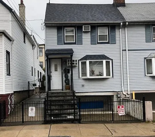 314 42nd St, Union City, NJ 07087