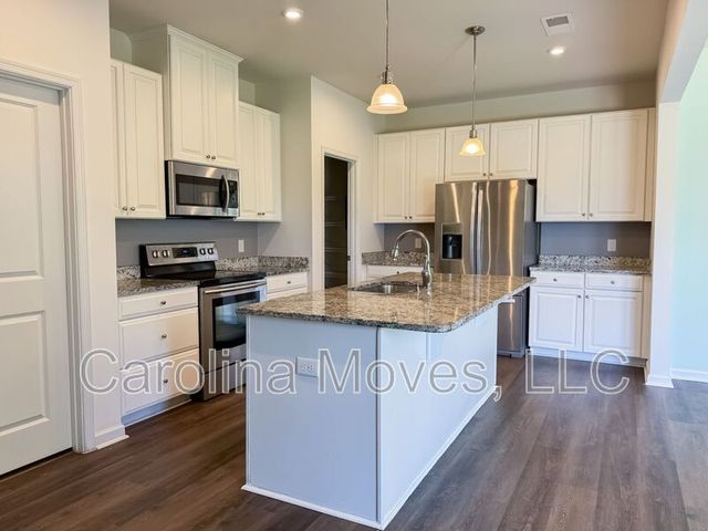 345 Bucklebury Rd, Greer, SC 29651