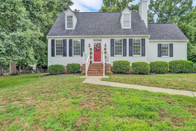 222 Shady Oak Dr, Madison Heights, VA 24572