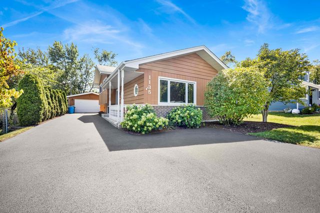 1135 Carol St, Downers Grove, IL 60516