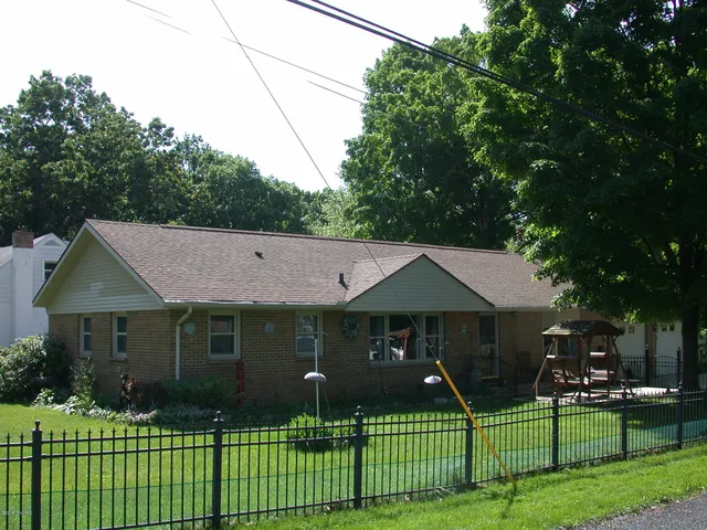 217 Ermine St, Kalamazoo, MI 49048