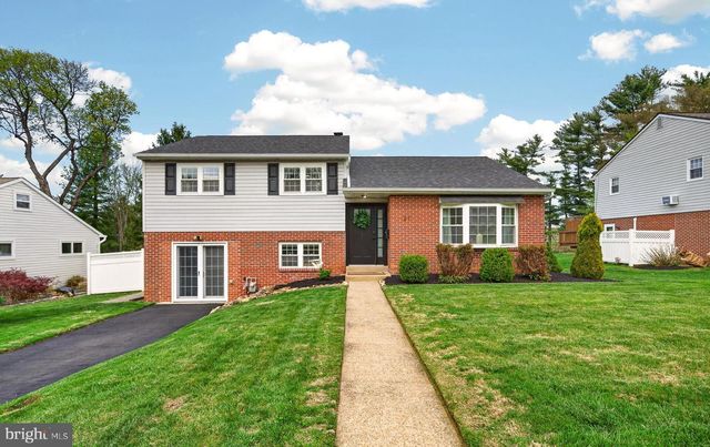 21 Red Oak Rd, Oreland, PA 19075