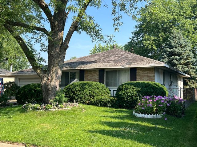 813 Stowell Ave, Streamwood, IL 60107