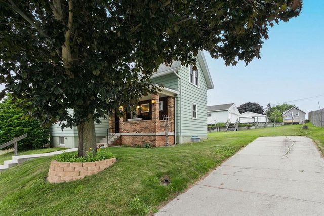 1301 South 24TH STREET, Sheboygan City, WI 53081