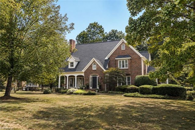 4606 Hartsford Dr, Greensboro, NC 27406