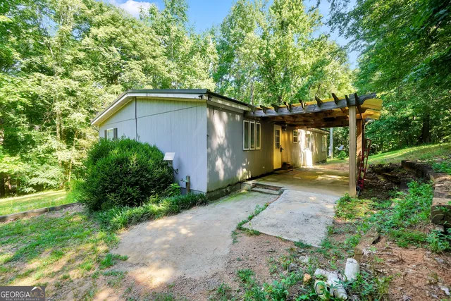 185 Oak Hill Dr, Forsyth, GA 31029
