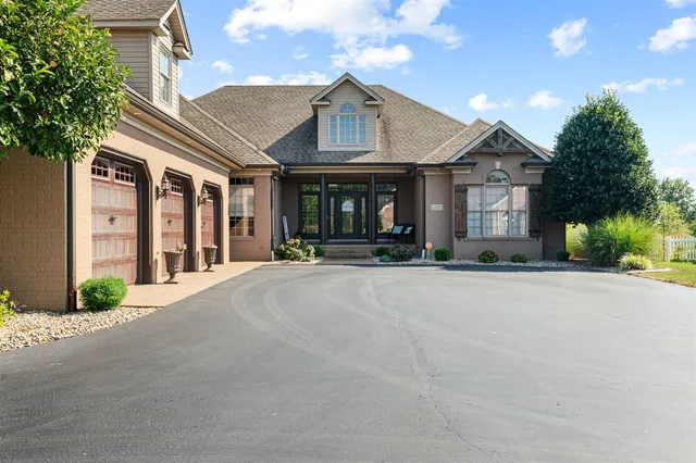 612 Fairway St, Bowling Green, KY 42103