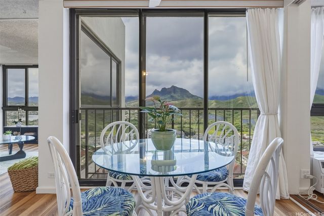 322 Aoloa St #Penthouse 8, Kailua, HI 96734