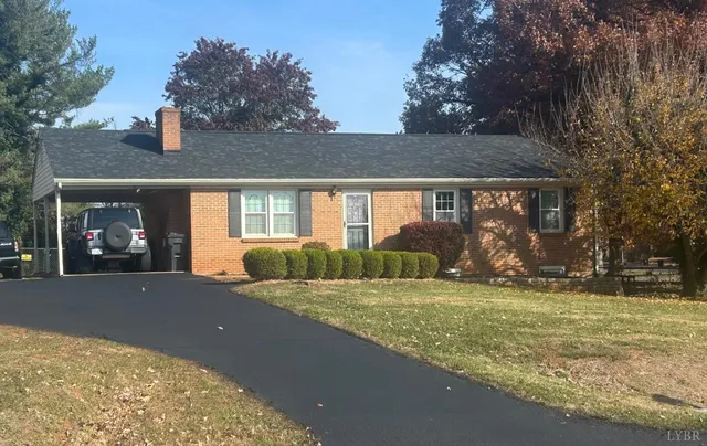 327 Dixie Airport Rd, Madison Heights, VA 24572