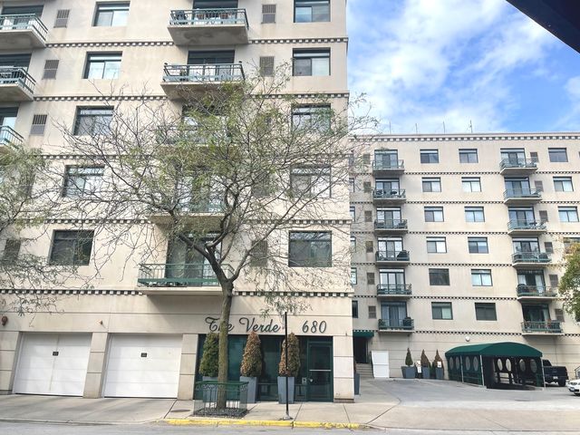 680 N  Green St #510, Chicago, IL 60642